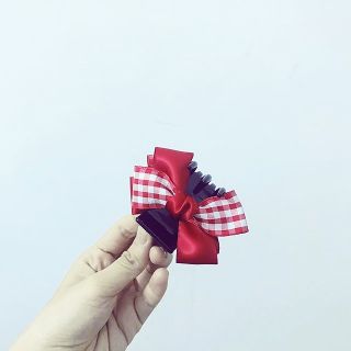 Kẹp tóc càng cua caro đỏ