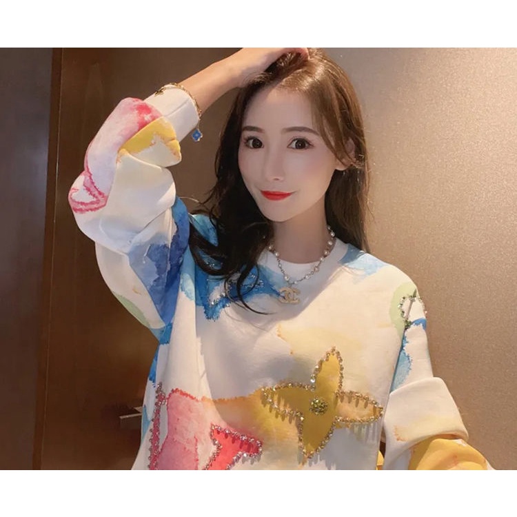 Áo sweater nhung dày đính đá màu nước phong cách mùa thu 2021