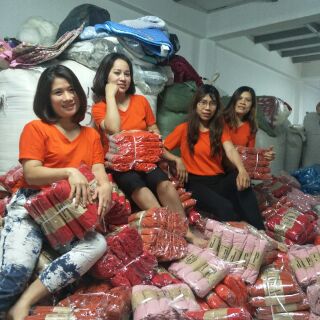 Áo phông nữ cổ tim chất mát, mịn đẹp