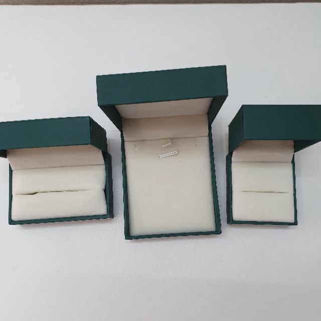 Hộp Green đựng trang sức | BigBuy360 - bigbuy360.vn