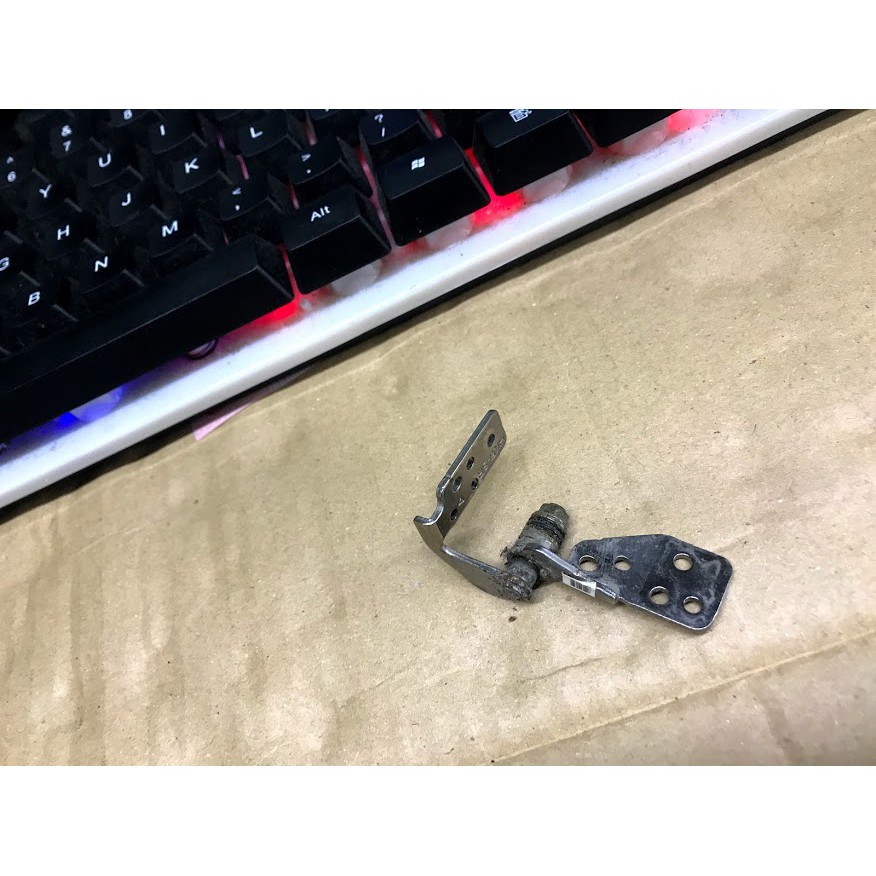 bản lề bên phải laptop sony sve15