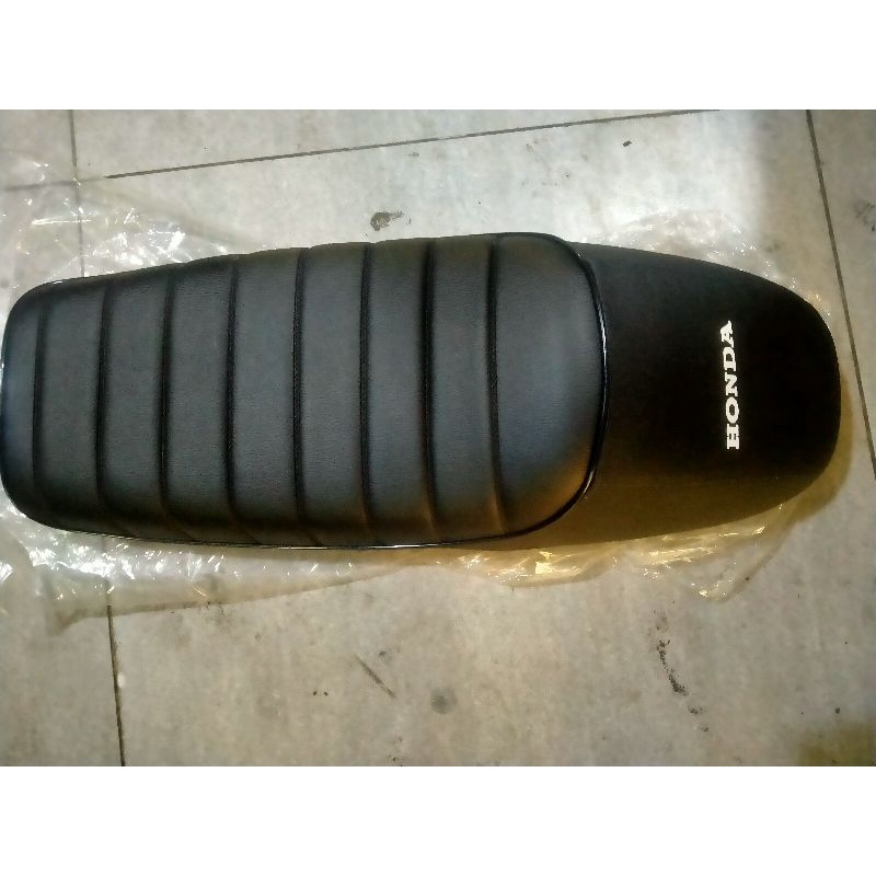 yên có gù 67 độ cafe nha ae(1cái)