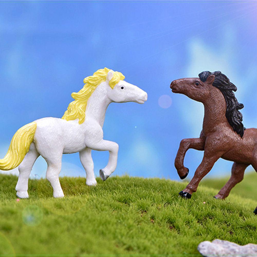 1 Tượng Ngựa Mô Phỏng Bằng Nhựa Resin Cho Trang Trí