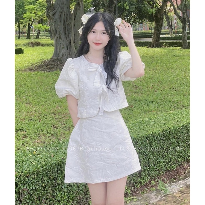 SET - ĐẦM TIỂU THƯ NƠ NGỰC