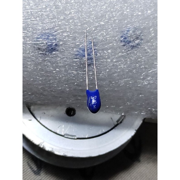 Tụ solid Tantalum 100uf-10v ; 4.7uf-25v . Japan . Mới .