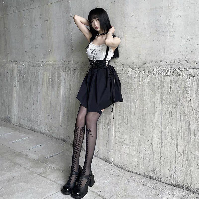 - Chân Váy Yếm Skirt