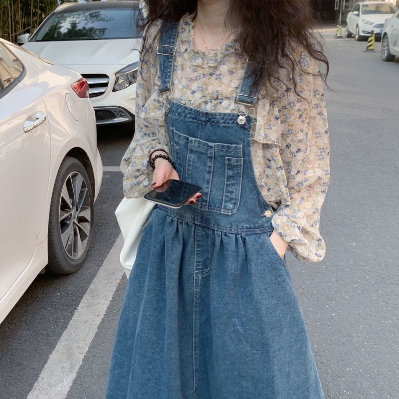Trang phục váy yếm vải denim/ áo hoa dáng rộng bằng vải chiffon (có bán lẻ)