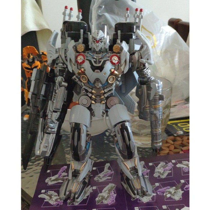 Mô hình Ares Nitrogen LS-01 Black Mamba Studio Series Transformers Oversize