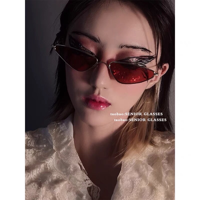 Kính râm tam giác gọng nhỏ 2022 mới cá tính kính mát hip hop hipster nữ