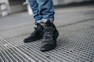 Giày adidas