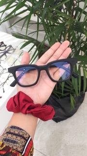 KÍNH VUÔNG V NHỎ