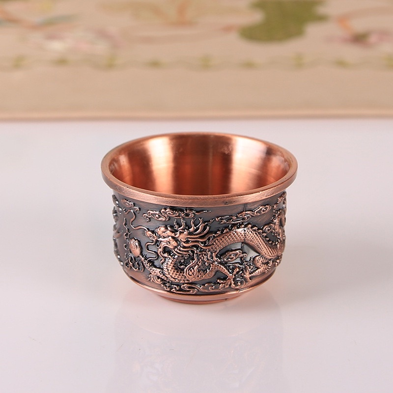 Chén trà rồng phượng của bộ ấm chén thờ gia tiên