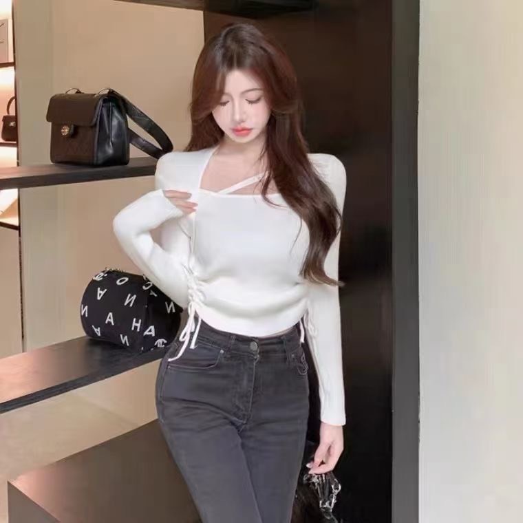 (HÀNG SẴN)ÁO LEN DÂY RÚT CẠNH CỔ VUÔNG CUTOUT LẠ MẮT MÃ 2811