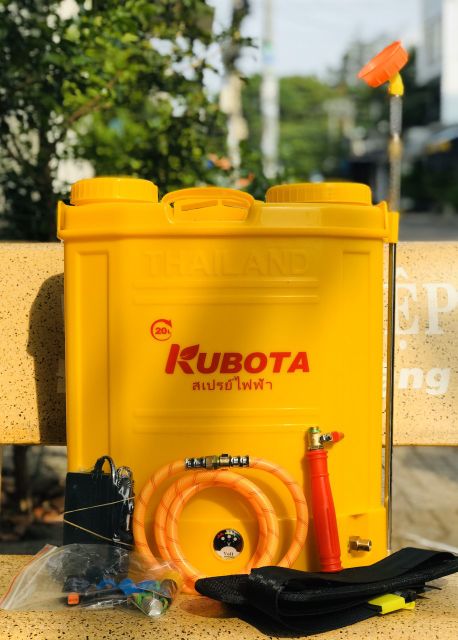 Bình xịt điện Kubota thailand 20 lít 2 bơm phun mạnh 6 đến 12 béc phun