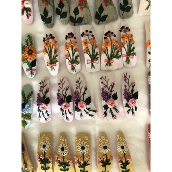 Kẹp thêu handmade