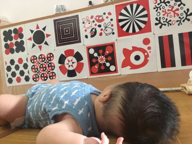 Thẻ kích thích thị giác cho trẻ sơ sinh