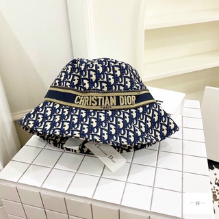 Mũ dior bucket nữ có sẵn