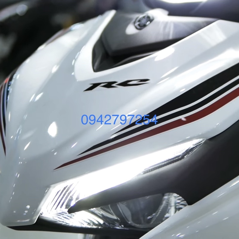 Sơn xe máy Yamaha Exciter màu Trắng pha lê MTP002-1K và MCP704-2K Ultra Motorcycle Colors