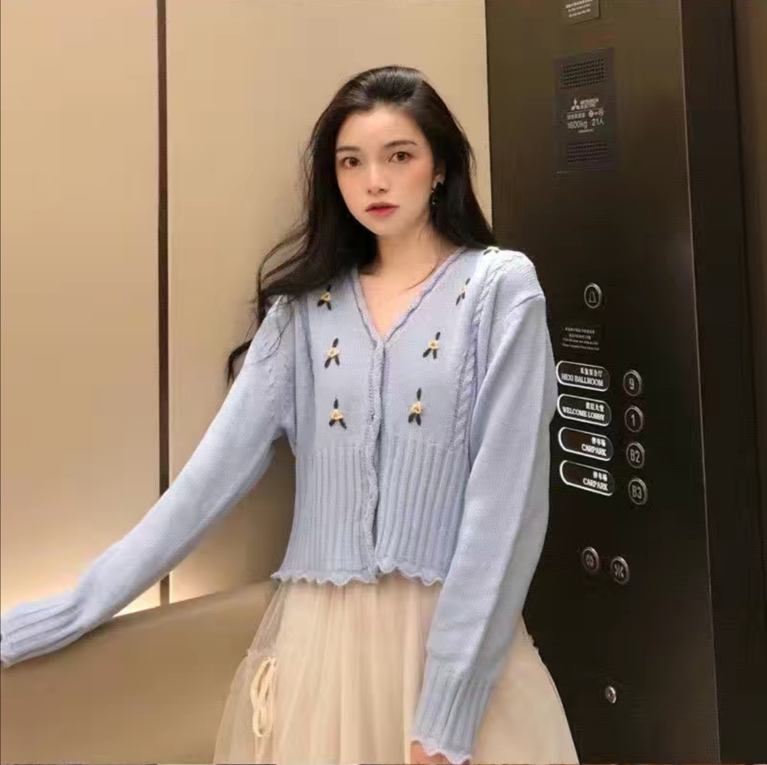 Áo Khoác Cardigan Cổ Chữ V Thêu Họa Tiết Phong Cách Retro Hàn Quốc Cho Nữ Giới