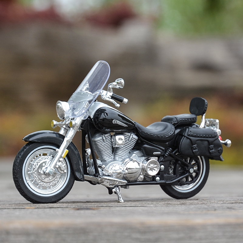 Maisto 1:18 Yamaha Road Star Silverado Die Cast Đồ chơi mô hình tĩnh mô tô sưu tầm