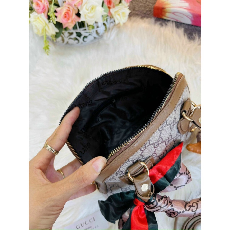 Túi xách nữ đeo chéo cầm tay kèm khăn và doreamon hàng Quảng Châu cao cấp Hot Trend 2021