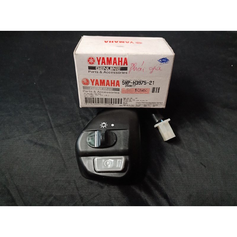 CỤM CÔNG TẮC TAY LÁI YAMAHA PHẢI GRAVITA