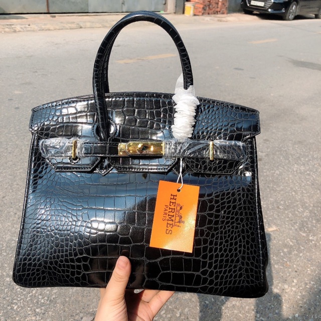 Túi hm vân rắn đen sz 30 . Ảnh thật