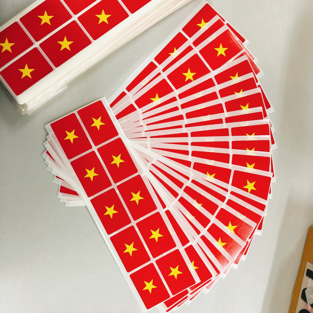 Combo 300 tem decal quốc kỳ Việt Nam cờ đỏ sao vàng kích thước 30x45mm