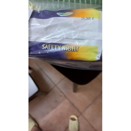 Băng Vệ Sinh Laurier Safety Night Đêm Siêu Chống tràn 40cm 4m/gói