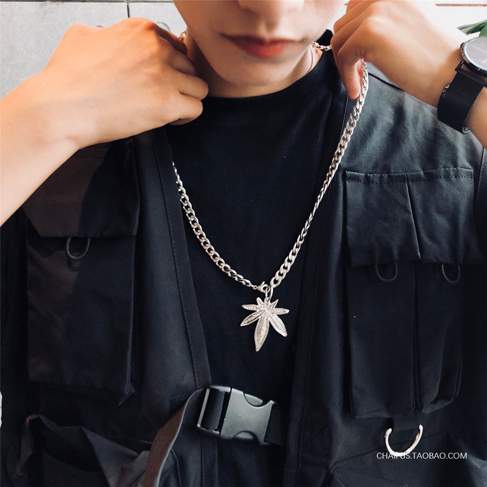 【xijing-cod】woman fashion retro Hip-hop Maple Leaf Pendant Necklace wild choker jewelry gift