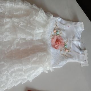 Váy trắng cho bé