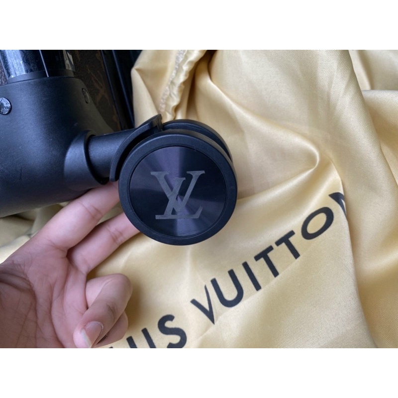 Vali Lv Louis Vuitton size 20 xách tay Vip