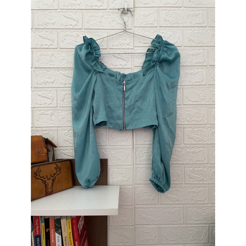Áo croptop viền bèo vai