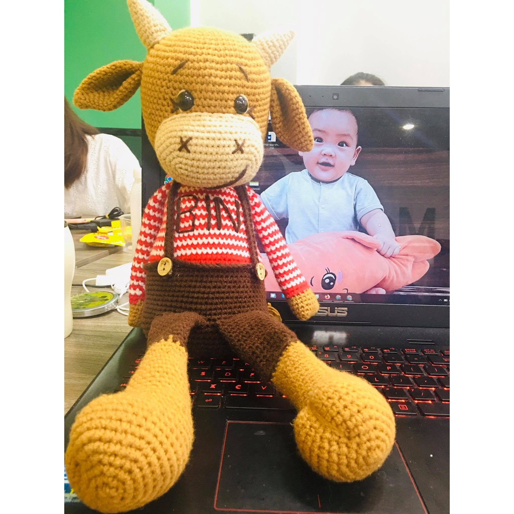 Thú bông móc len Amigurumi - Bé Trâu Handmade T1- (Sản phẩm có sẵn chỉ thêu tên)