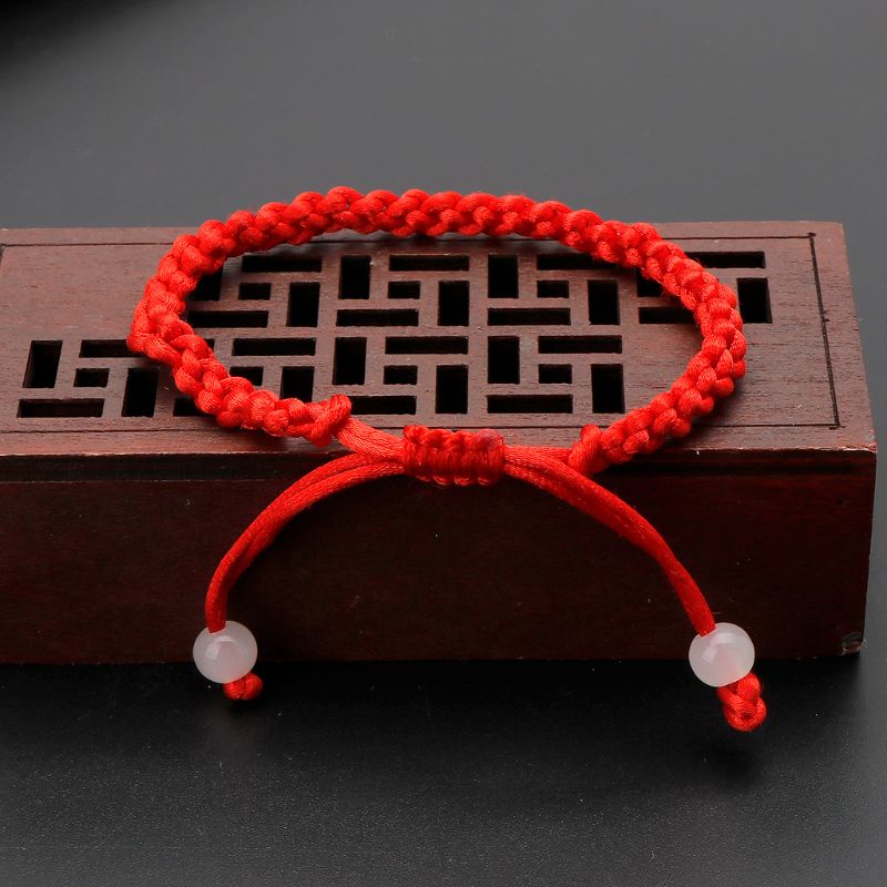 [Hàng mới về] Vòng tay dây bện màu đỏ may mắn thiết kế thời trang
