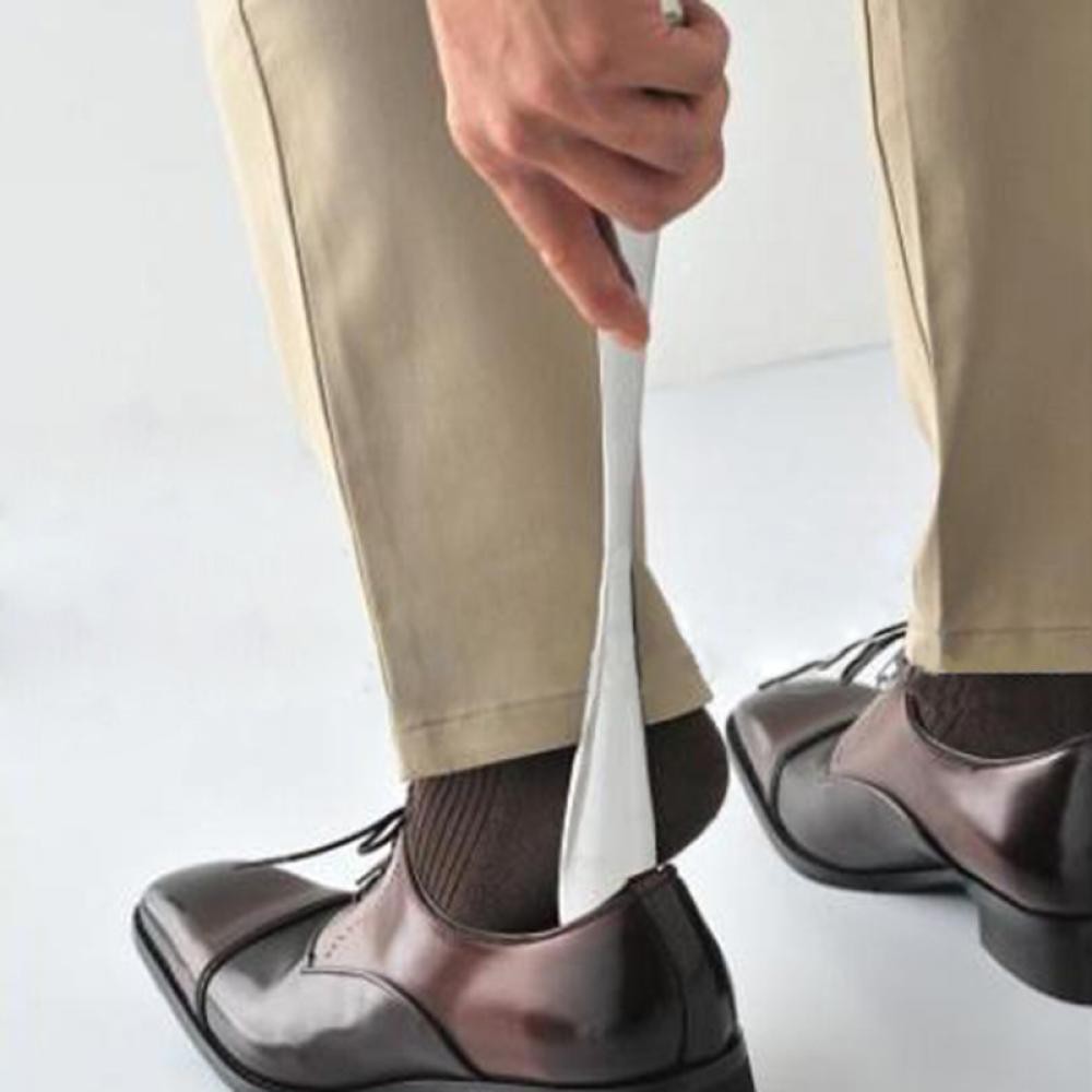 Dụng cụ hỗ trợ mang giày