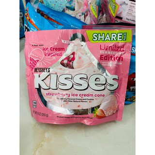 Socola Strawberry kisses - vị dâu mới 255gram.
