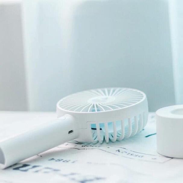 Quạy mini cầm tay quạt cầm tay bảo thanh chạy pin sạc chân type c - quạt mang đi đường
