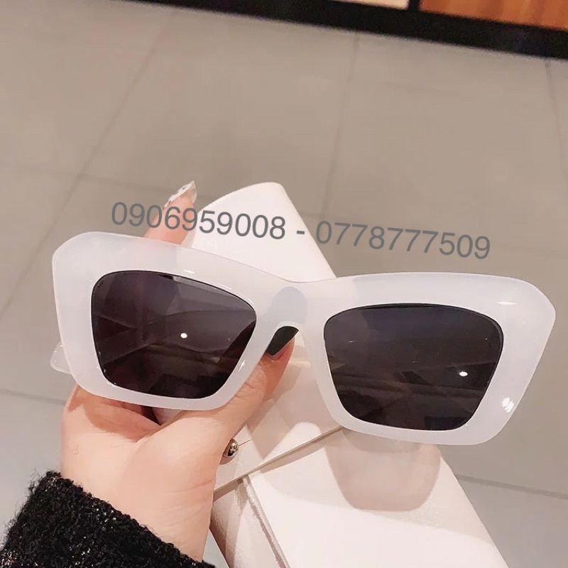 Kính Thời Trang Xếch Mắt Mèo Góc Cạnh Hot 2023 Màu Trắng