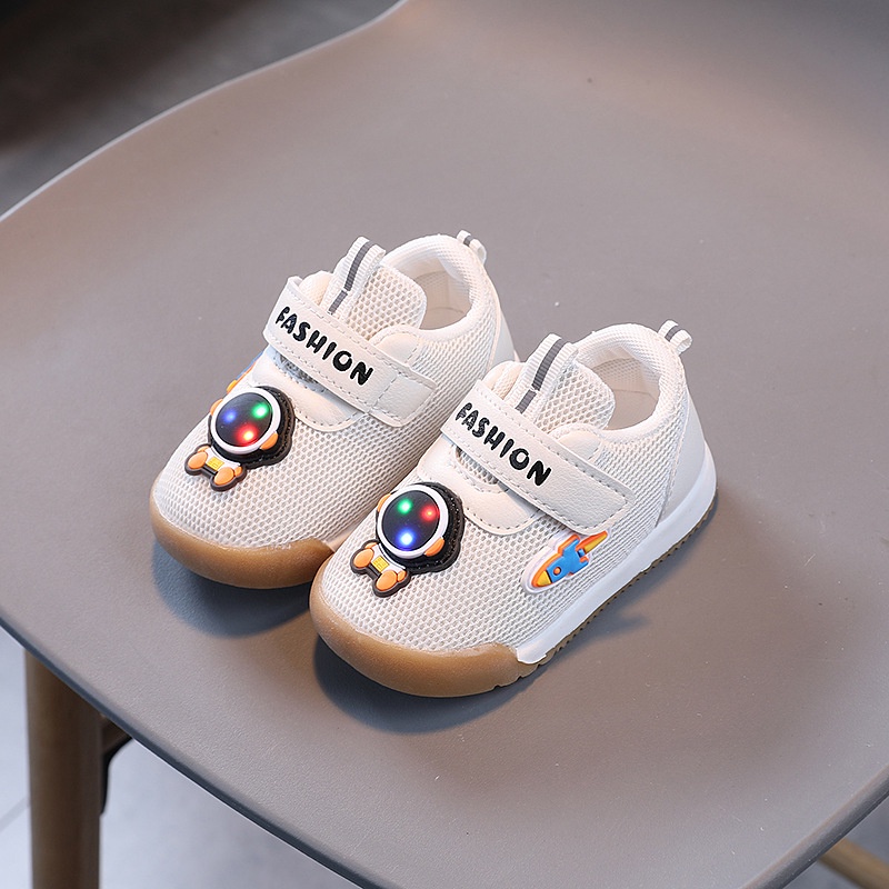 SUGE Giày Sneaker Đế Mềm Thoáng Khí Có Đèn LED Dành Cho Trẻ Em