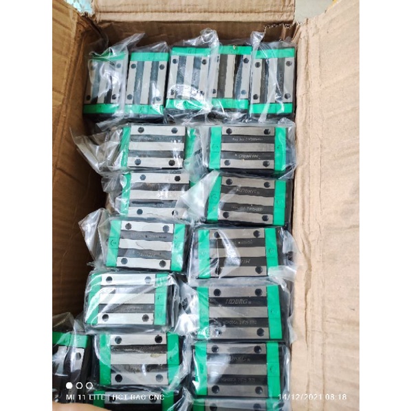 Con trượt vuông 20 HGH20CA/ có cánh HGW20CA màu xanh đen