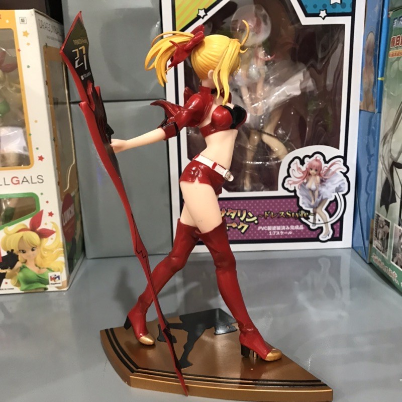 Mô hình figure nhân vật Saber trong FGO