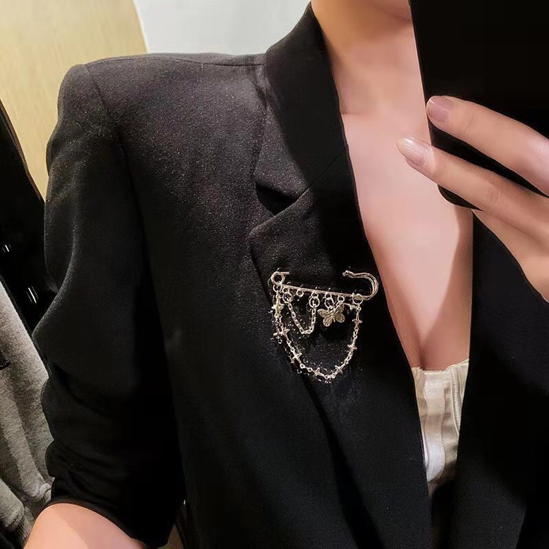 Ghim cài áo phong cách GOTHIC Ghim trang trí xích rơi hình Butterfly sang chảnh cài áo vest áo blazer