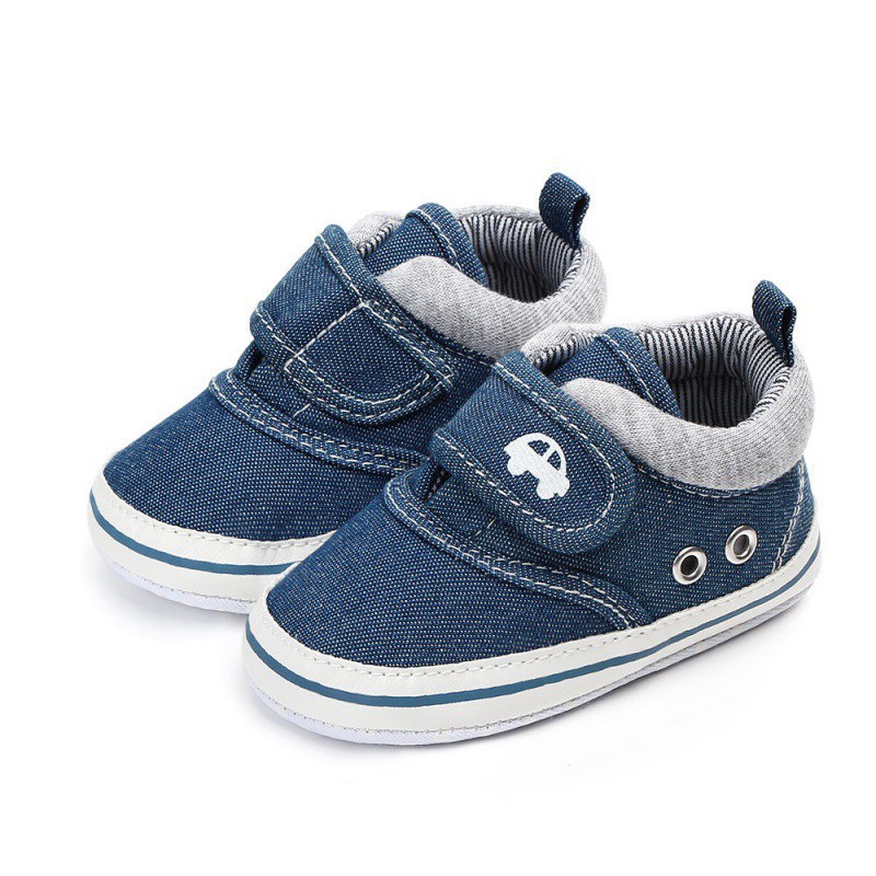 Giày cotton bít mũi phối khóa dán thiết kế xinh xắn dành cho các bé