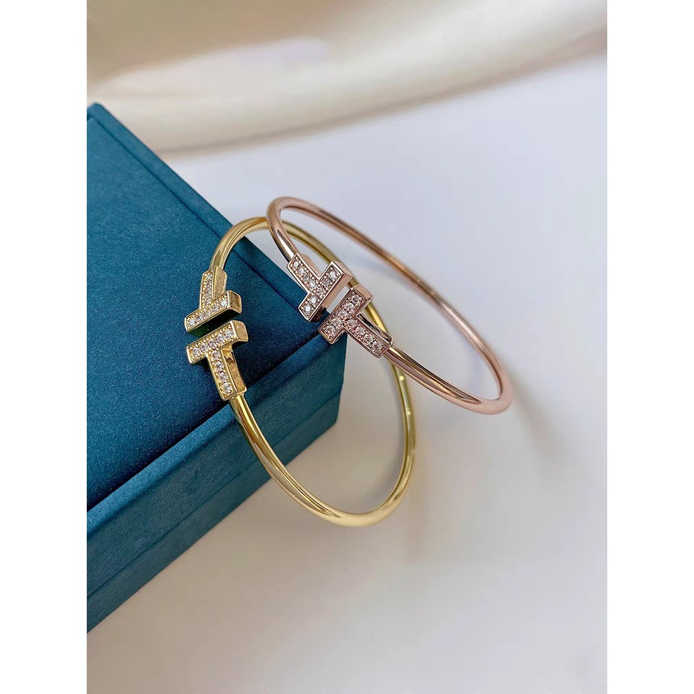 Vòng tay đính đá phong cách Hàn Quốc dành cho nữ