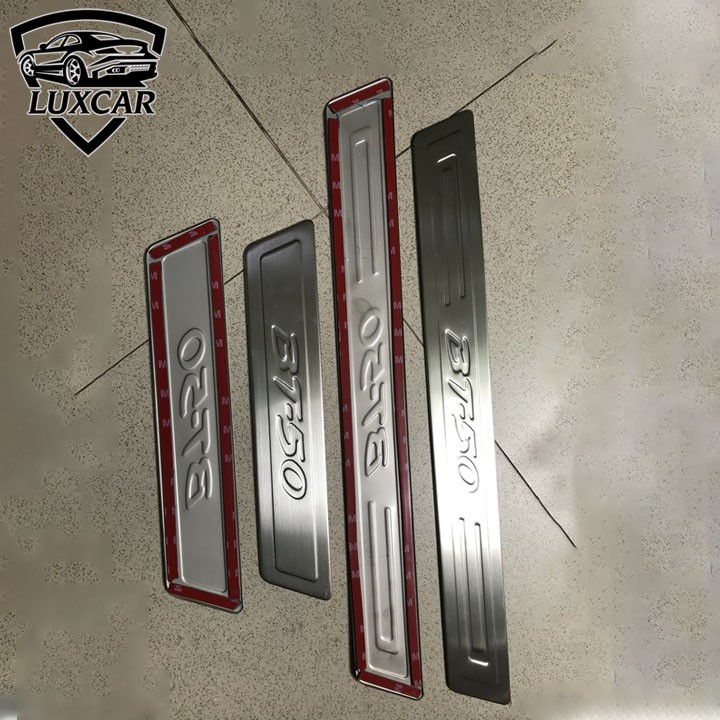 Ốp bậc cửa xe MAZDA BT50 - Chất liệu INOX cao cấp LUXCAR