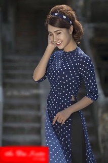 Áo dài chấm bi
