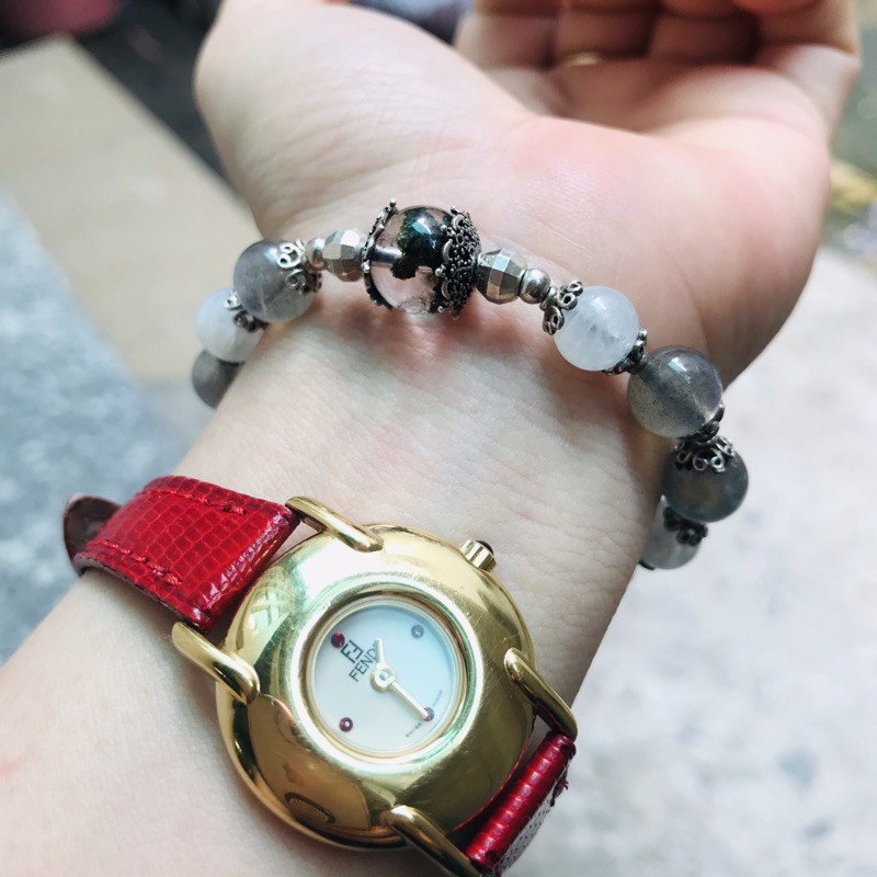 Đồng hồ nữ Fendi Thụy Sỹ.Hàng si tuyển.Full hộp