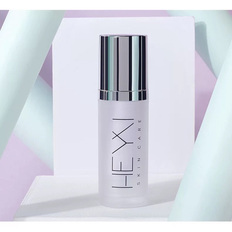 Kem lót Heyxi kết cấu đặc duy trì độ ẩm, lớp mỏng nhẹ, không nặng mặt