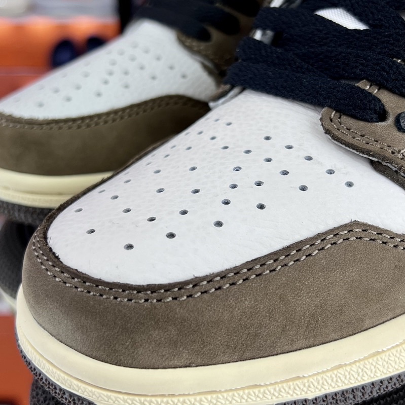 GIÀY JD1 HIGH TRAVIS SCOTT TẶNG KÈM BỘ QUÀ TẶNG GIÁ TRỊ